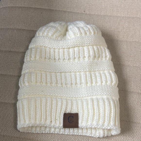 Fuzzy Woven Hat - Picture 1 of 3